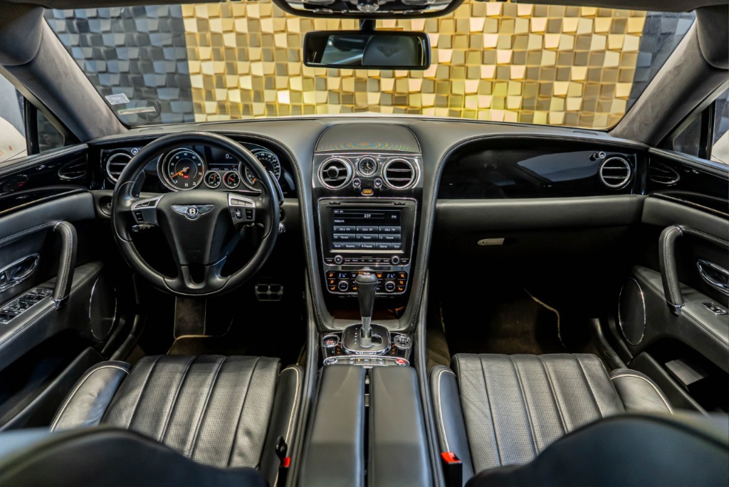 2016 Bentley, 140 530 km, Bulharsko — foto 10 z 15