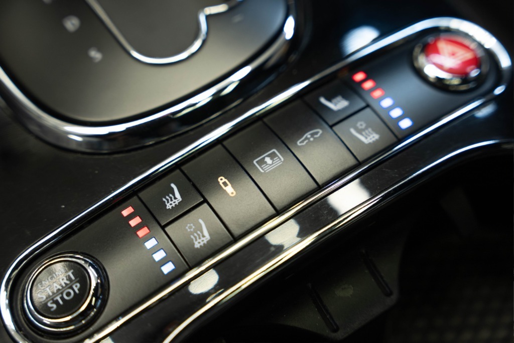 2016 Bentley, 140 530 km, Bulharsko — foto 13 z 15