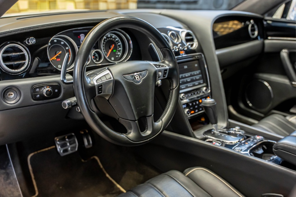 2016 Bentley, 140 530 km, Bulharsko — foto 5 z 15