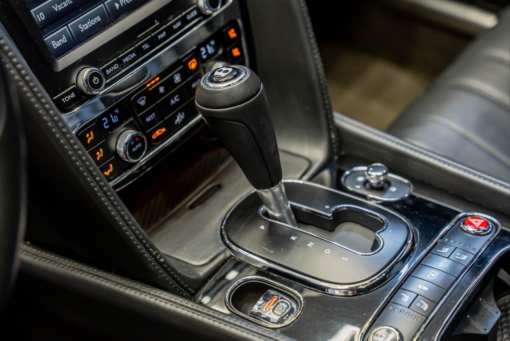 2016 Bentley, 140 530 km, Bulharsko — foto 6 z 15