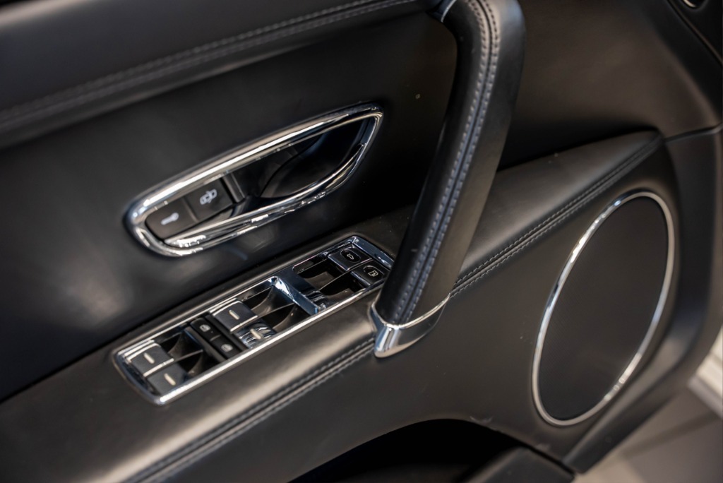 2016 Bentley, 140 530 km, Bulharsko — foto 7 z 15