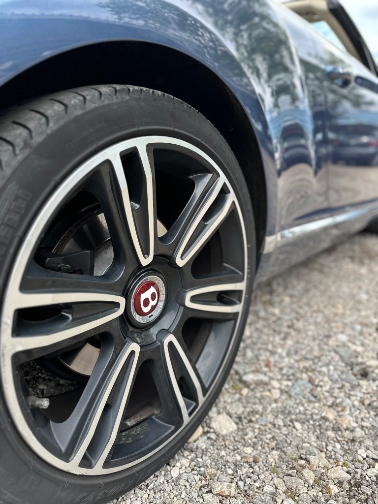 2013 Bentley, 158 000 km, Bulharsko — foto 15 z 15