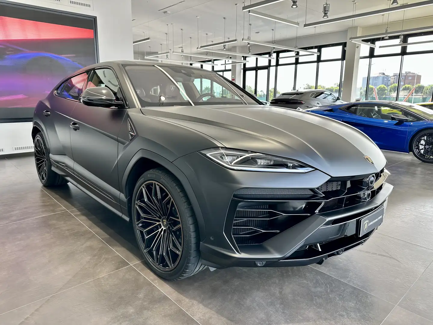 2026 Lamborghini Urus, 61 km, Taliansko — foto 3 z 12