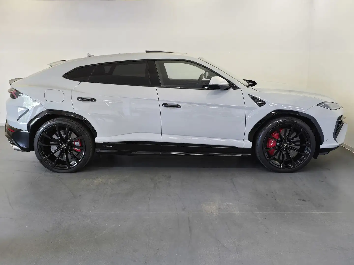 2026 Lamborghini Urus, 18 151 km, Taliansko — foto 2 z 40