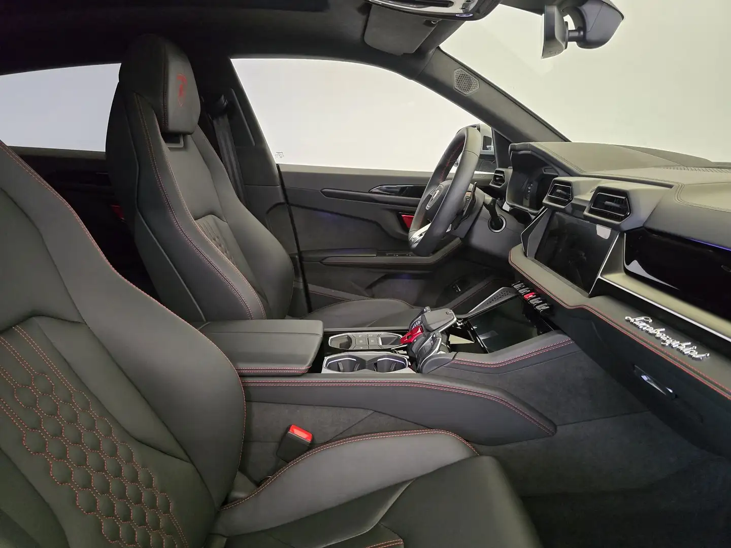 2026 Lamborghini Urus, 18 151 km, Taliansko — foto 6 z 40