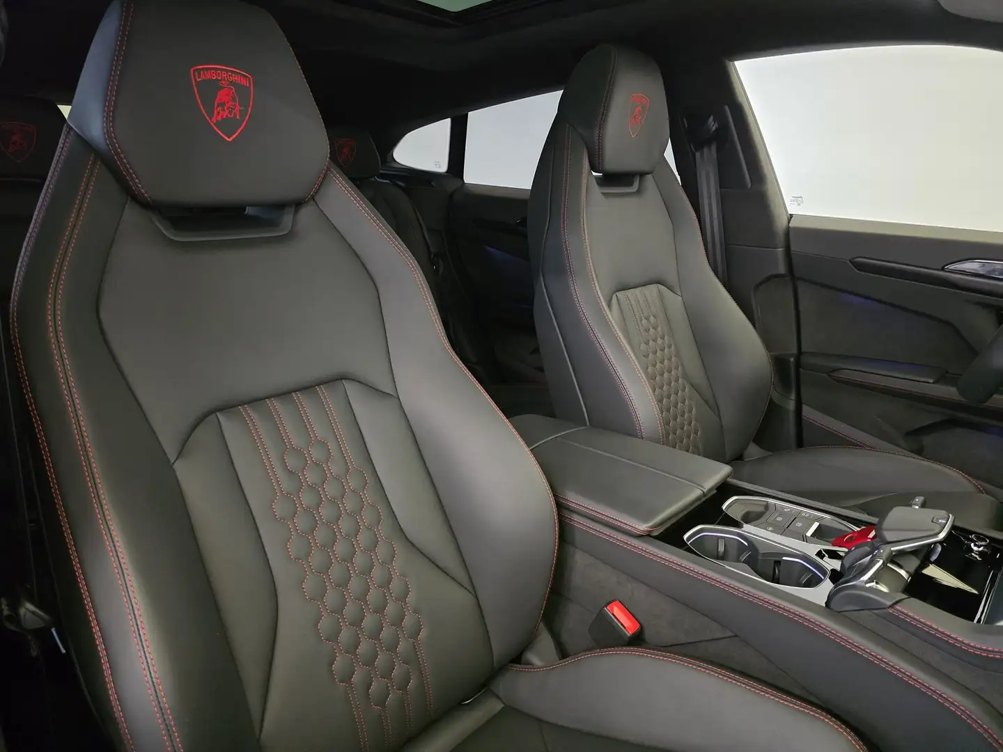2026 Lamborghini Urus, 18 151 km, Taliansko — foto 16 z 40