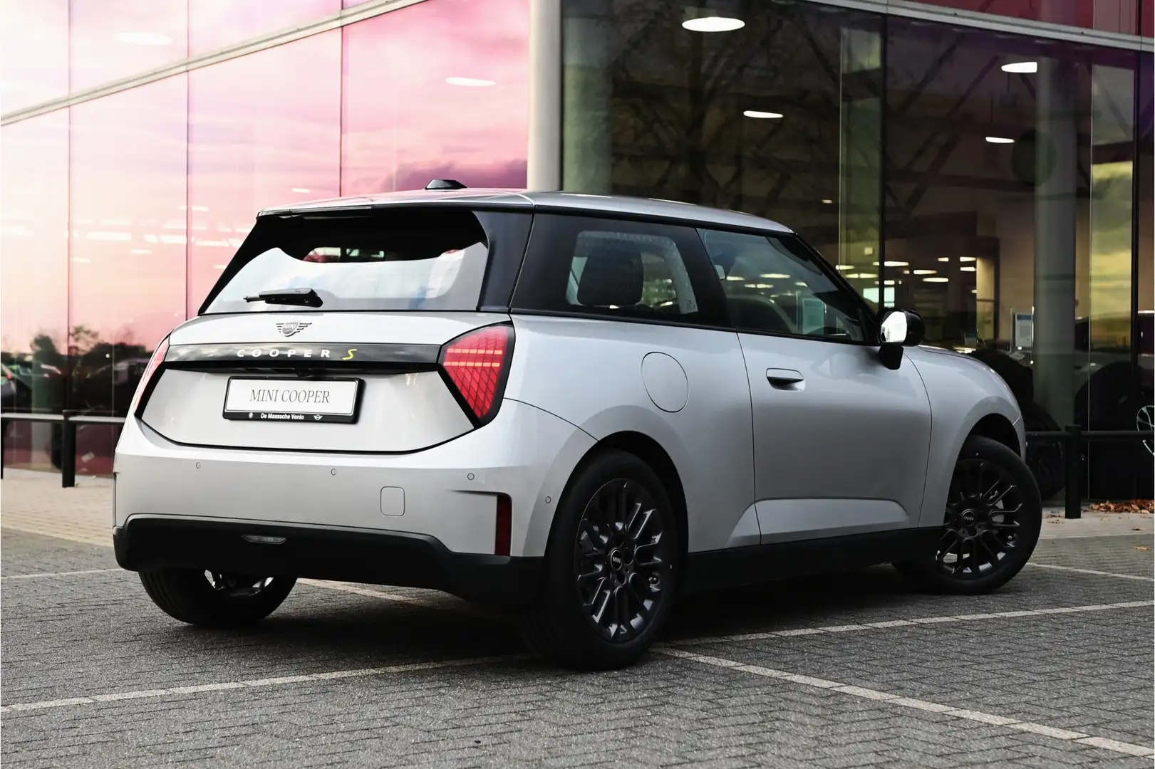2026 MINI Cooper SE, 1 km, Holandsko — foto 2 z 21