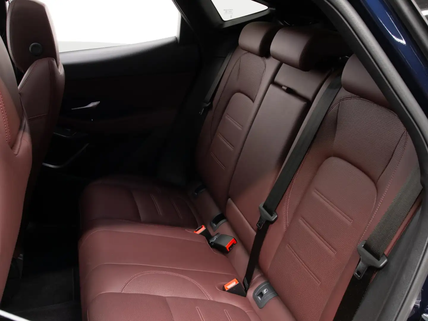 2025 Jaguar E-Pace, 19 800 km, Holandsko — foto 16 z 32