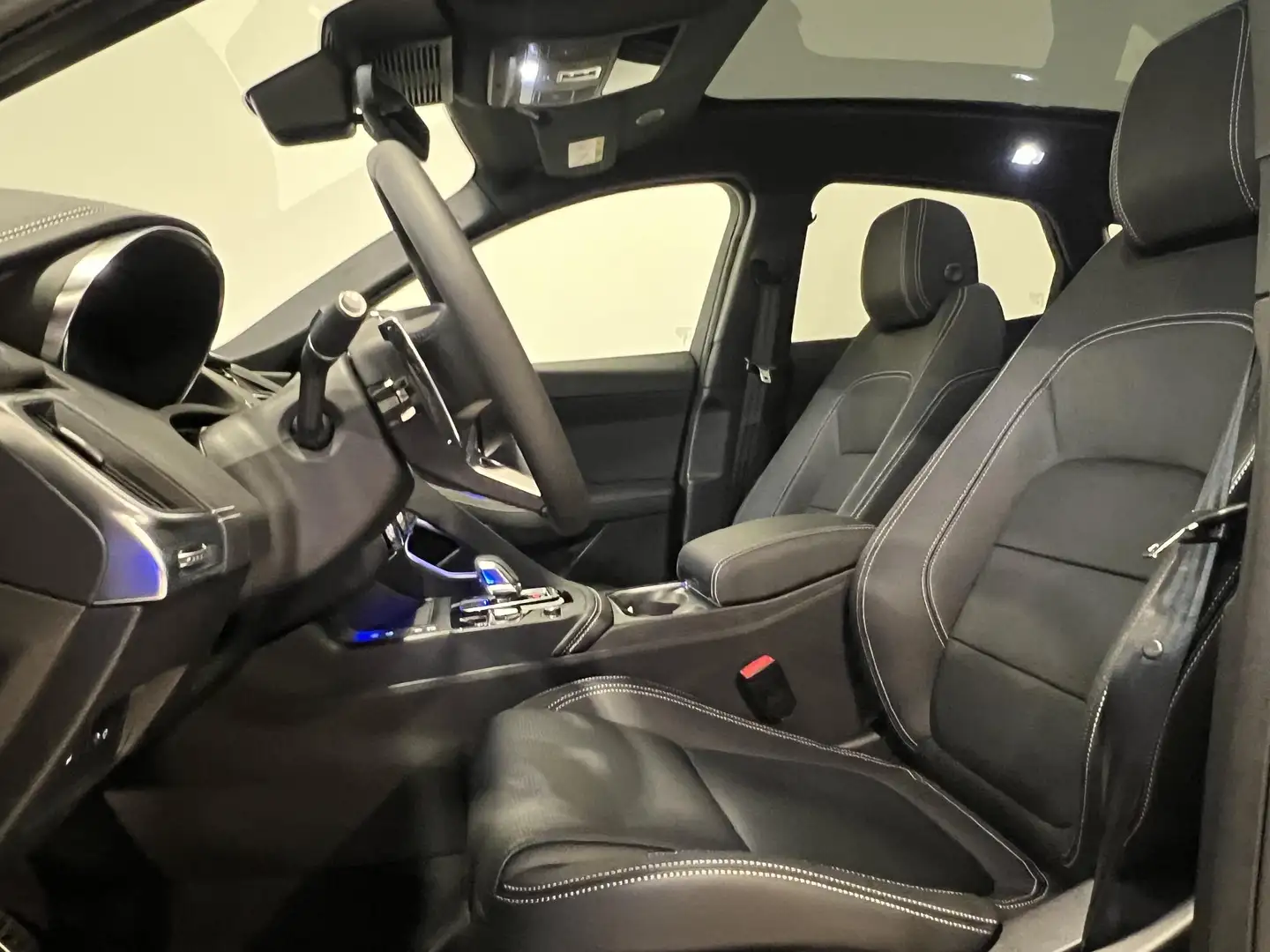 2024 Jaguar E-Pace, čierna, 80 562 km, Holandsko — foto 12 z 31