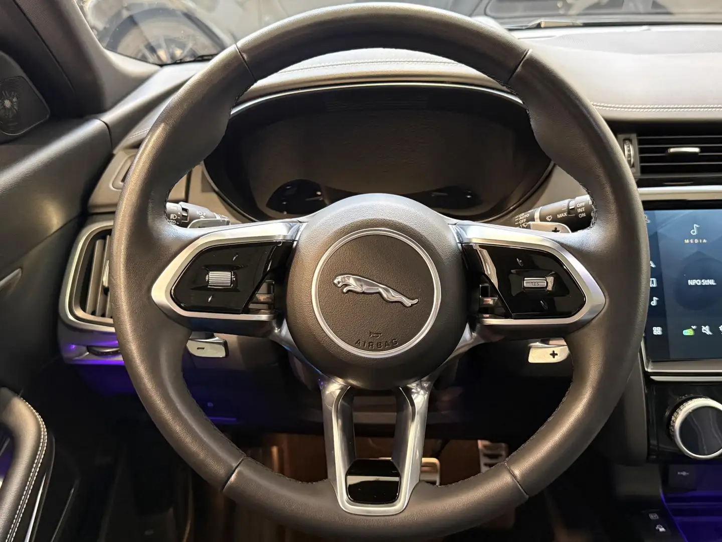 2024 Jaguar E-Pace, čierna, 80 562 km, Holandsko — foto 9 z 31