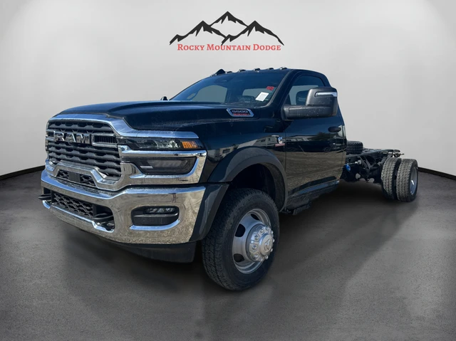 2027 RAM Othrmdl Big Horn, čierna, dovoz Kanada — foto 2 z 13
