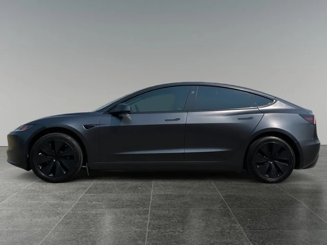 2024 Tesla Model 3, sivá, 62 804 km, dovoz Kanada — foto 2 z 17