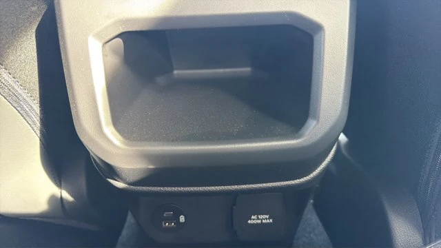 2026 Ford Ranger Raptor, béžová, 30 km, dovoz Kanada — foto 16 z 20