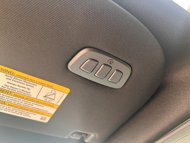 2027 Lincoln Navigator Reserve, modrá, 10 km, dovoz Kanada — foto 16 z 20