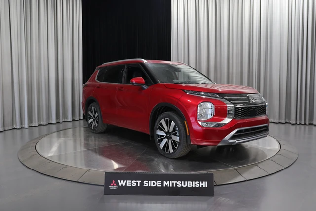 2026 Mitsubishi Outlander SEL, červená, 100 km, dovoz Kanada — foto 1