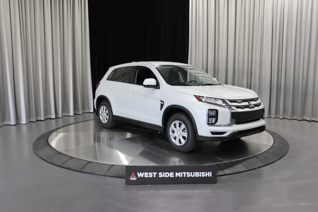 2026 Mitsubishi Rvr ES, biela, 100 km, dovoz Kanada — foto 1