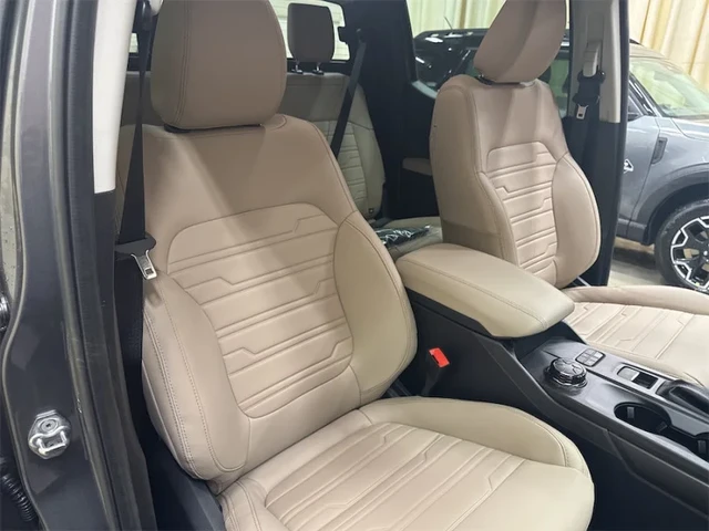 2026 Ford Ranger LARIAT, sivá, 25 km, dovoz Kanada — foto 7 z 15