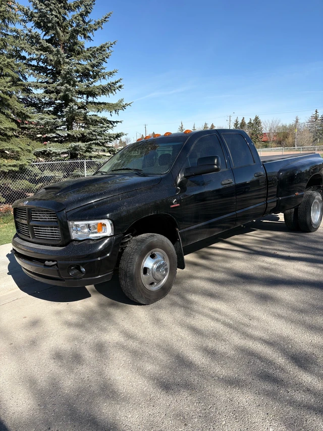 2004 Dodge Ram3500, 140 000 km, dovoz Kanada — foto 1 z 5 2004 Dodge Ram3500, 140 000 km, dovoz Kanada — foto 1 z 5