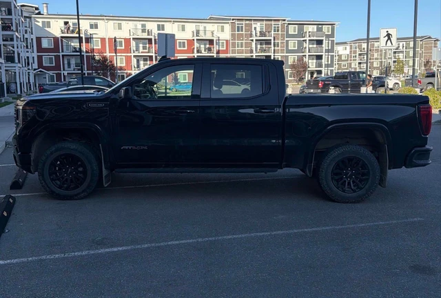 2022 GMC Ck1500 AT4 X, 83 000 km, dovoz Kanada — foto 3 z 3