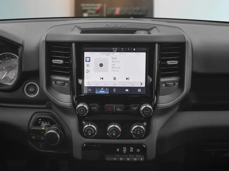 2027 Chrysler Pacifica Select, čierna, 0 km, dovoz Kanada — foto 6 z 11