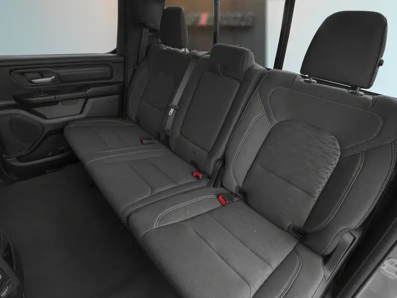 2027 Chrysler Pacifica Select, čierna, 0 km, dovoz Kanada — foto 9 z 11
