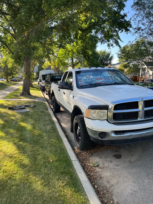 2005 Dodge Ram3500, 211 000 km, dovoz Kanada — foto 3 z 5