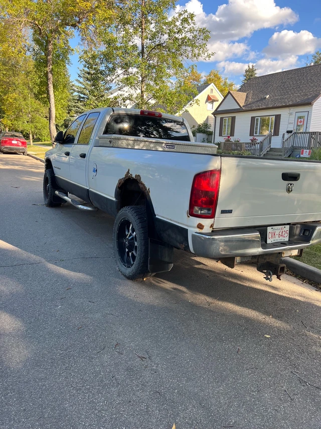 2005 Dodge Ram3500, 211 000 km, dovoz Kanada — foto 4 z 5