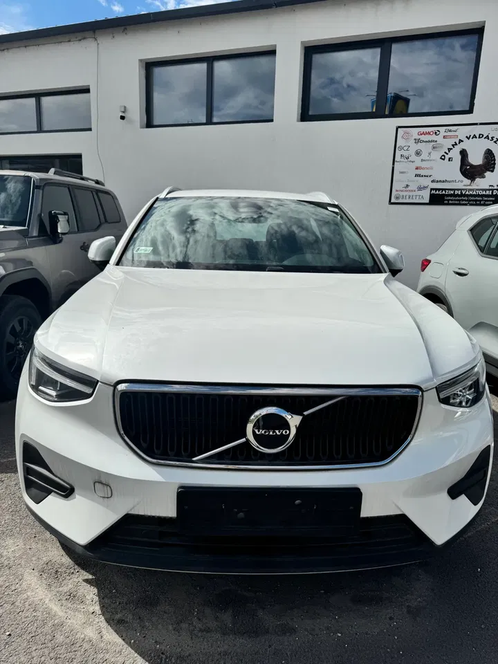 2025 Volvo XC 40, 10 km, Rumunsko — foto 1