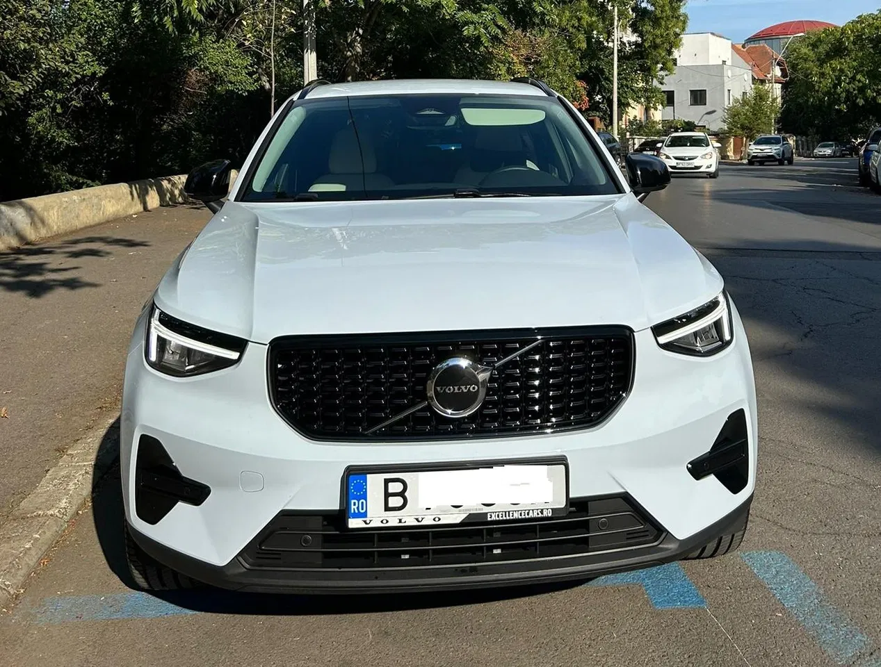 2025 Volvo XC 40, 11 966 km, Rumunsko — foto 1