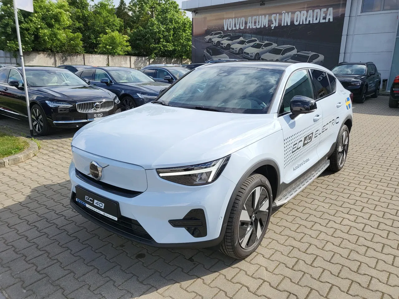 2025 Volvo C40, 17 700 km, Rumunsko — foto 1
