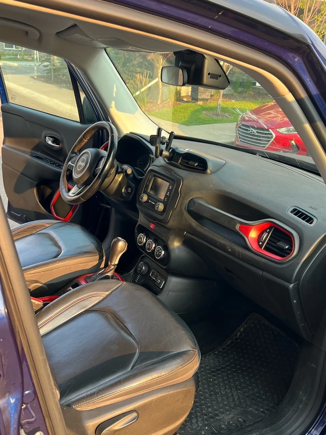 2018 Jeep Renegade, modrá, 228 000 km, dovoz Kanada — foto 1