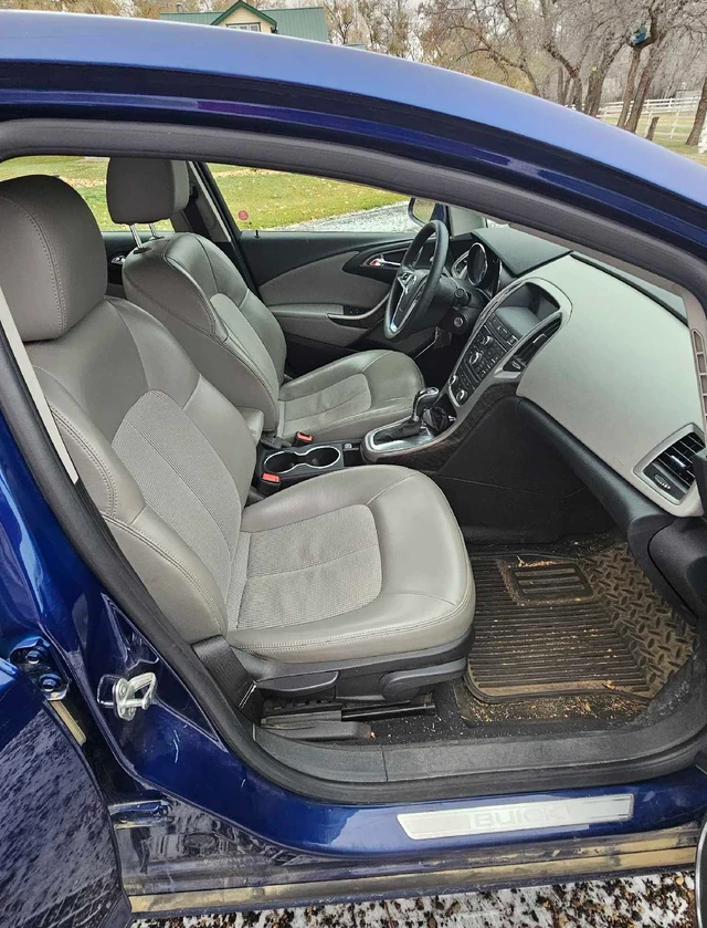 2013 Buick Verano, modrá, 200 000 km, dovoz Kanada — foto 5 z 5