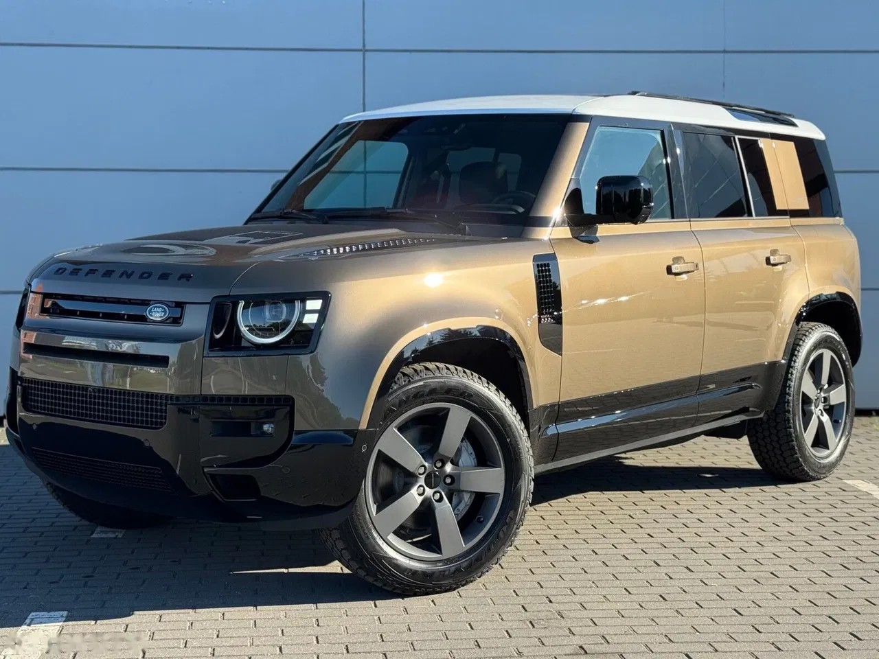 2026 Land Rover Defender, 5 km, Poľsko — foto 1