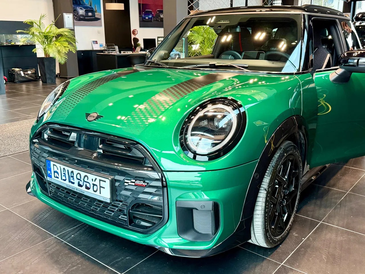 2026 MINI Cooper S, 4 600 km, Poľsko — foto 1