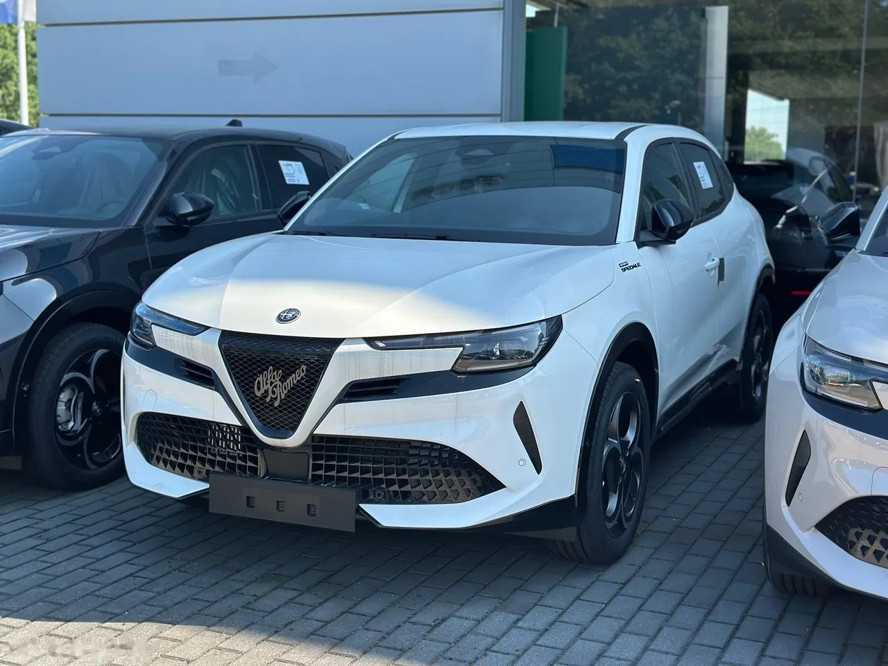 2026 Alfa Romeo Junior, 1 km, Polsko — foto 1