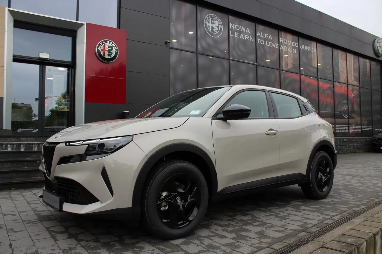 2026 Alfa Romeo Junior, 1 km, Polsko — foto 1