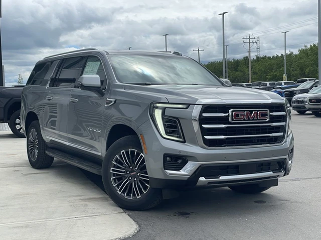 2026 GMC Yukon XL Elevation, strieborná, 1 km, dovoz Kanada — foto 1