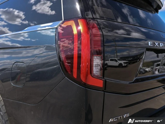 2026 Ford Expedition Active Max, modrá, 7 km, dovoz Kanada — foto 12 z 19