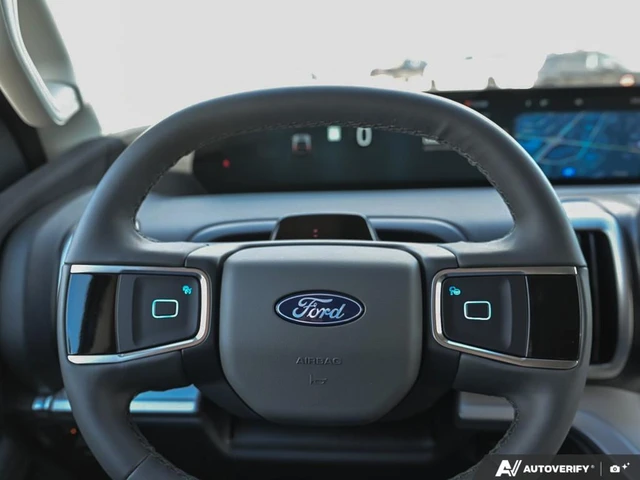 2026 Ford Expedition Active Max, modrá, 7 km, dovoz Kanada — foto 14 z 19