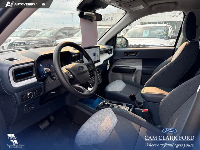 2026 Ford Maverick XLT, modrá, 13 km, dovoz Kanada — foto 12 z 20