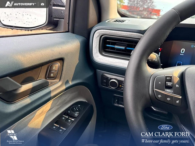 2026 Ford Maverick XLT, modrá, 13 km, dovoz Kanada — foto 16 z 20