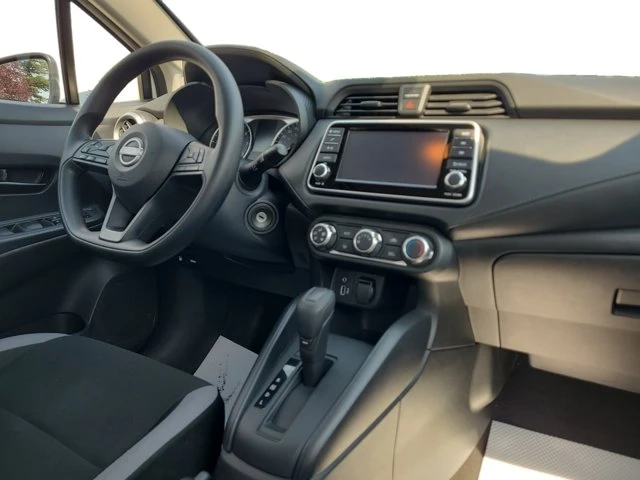 2025 Nissan Versa, 44 384 km, dovoz Kanada — foto 13 z 15