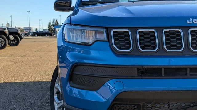 2026 Jeep Compass Sport, modrá, 15 km, dovoz Kanada — foto 11 z 20
