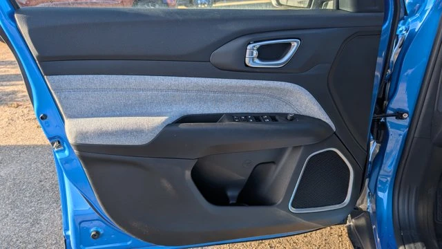 2026 Jeep Compass Sport, modrá, 15 km, dovoz Kanada — foto 15 z 20
