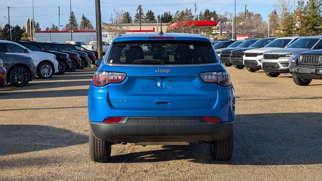 2026 Jeep Compass Sport, modrá, 15 km, dovoz Kanada — foto 5 z 20