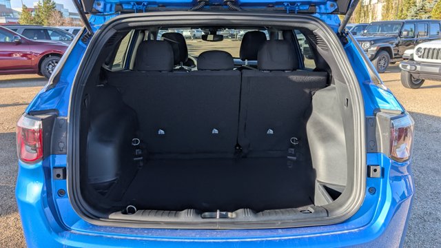 2026 Jeep Compass Sport, modrá, 15 km, dovoz Kanada — foto 6 z 20