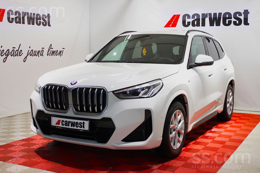 2025 BMW X1, 10 000 km, Lotyšsko — foto 1
