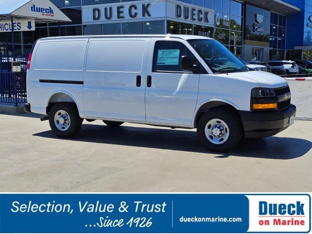 2026 Chevrolet Express Work, biela, 2 km, dovoz Kanada — foto 1