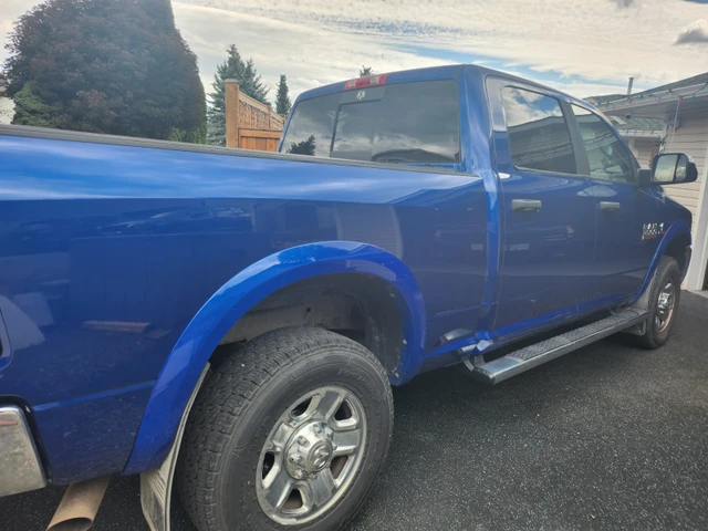 2015 Dodge Ram3500, modrá, 117 000 km, dovoz Kanada — foto 4 z 5