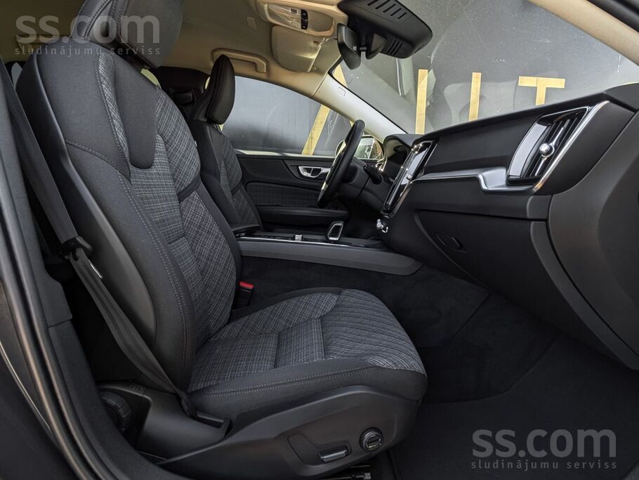2022 Volvo V60, 219 000 km, Lotyšsko — foto 7 z 31